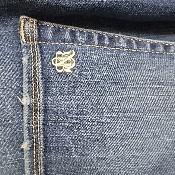 Rock & Republic Kasandra Flare Distressed Boyfriend Jeans Size 14 - Picture 5 of 5